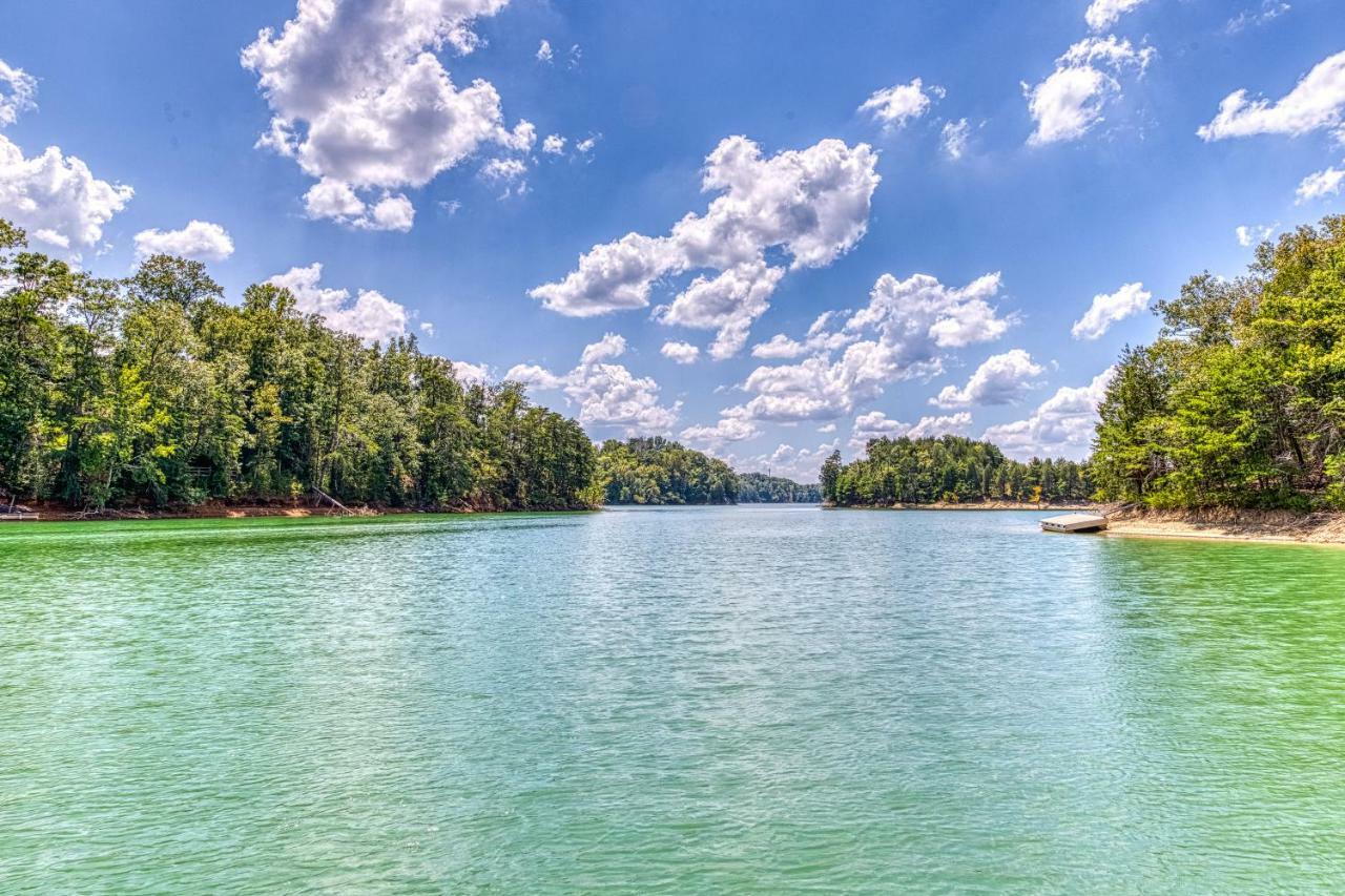 Majestic Lakefront Lodge Sevierville Exterior photo