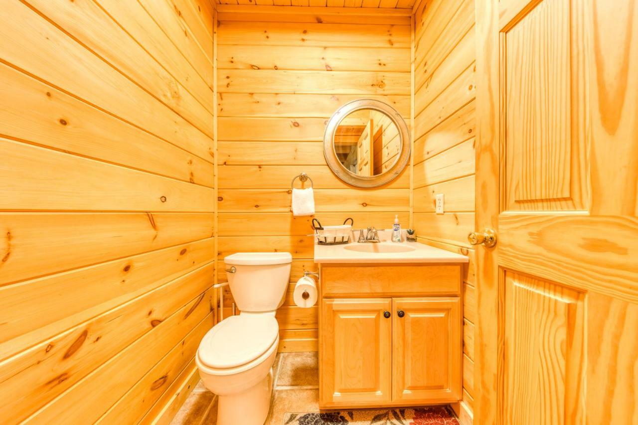 Majestic Lakefront Lodge Sevierville Exterior photo
