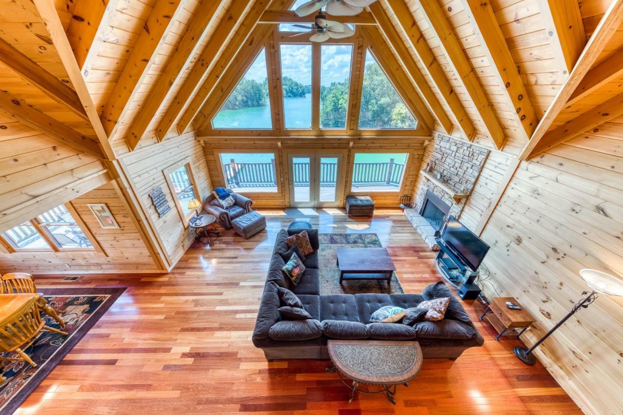 Majestic Lakefront Lodge Sevierville Exterior photo