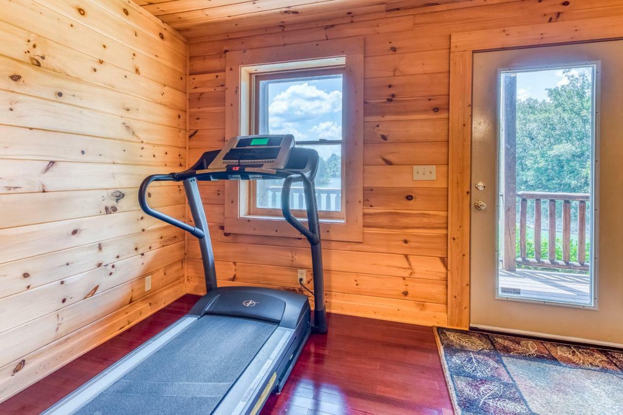 Majestic Lakefront Lodge Sevierville Exterior photo
